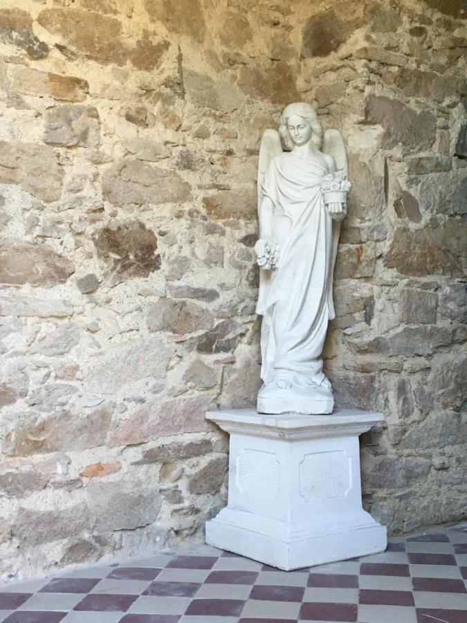 Château de Villeneuve Montolieu Exterior foto
